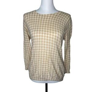 Banana Republic 3/4 sleeve sweater cream and Tan size Small